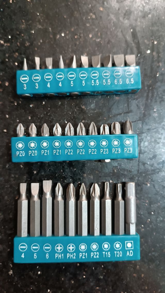 Juego de llaves y puntas de precisión