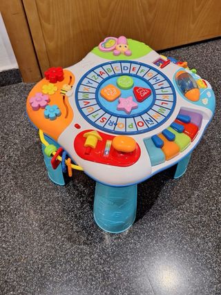 Mesa actividades bebé