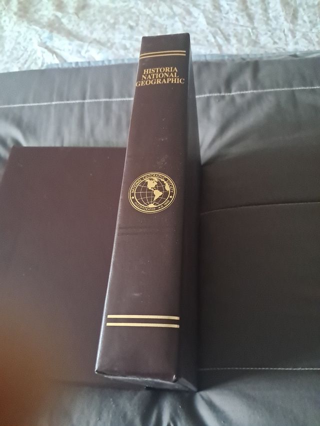 Pack en estuche de 8 números.