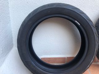 Neumáticos moto Metzeler y Brigestone 