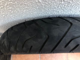 Neumáticos moto Metzeler y Brigestone 
