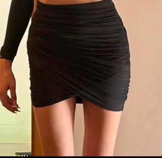 Mini falda negra - Ajustada
