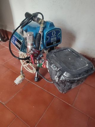 Pulverizador airless Ultra Max II 695 + tolva 