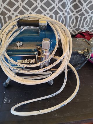 Pulverizador airless Ultra Max II 695 + tolva 