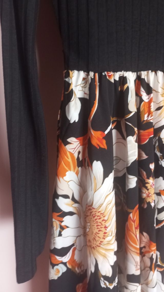 Vestido negro y naranja estampado