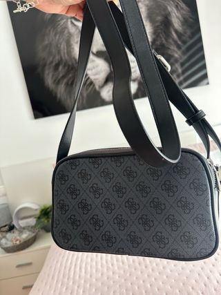 Bolso bandolera Guess negro