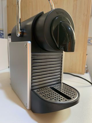 Cafetera Nespresso Delonghi Pixie Silver