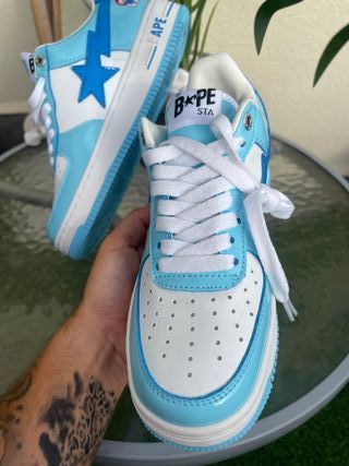 Zapatillas BAPE azules y blancas