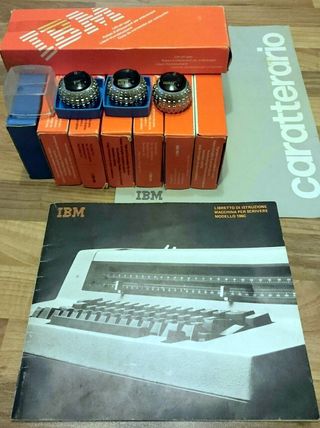 Macchina da scrivere IBM 196C vintage