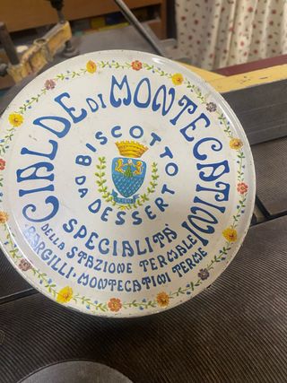 scatola in latta vintage diametro 19cm
