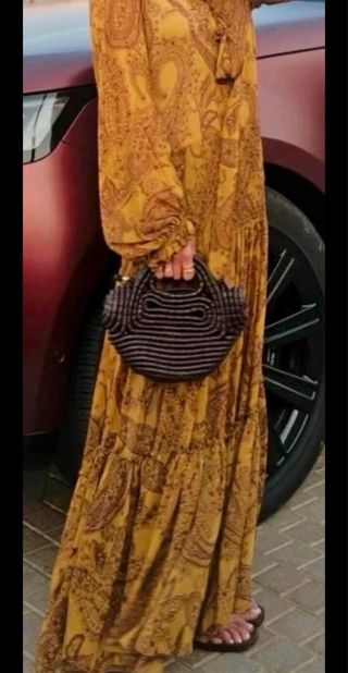 Vestido Zara estampado marrón-dorado