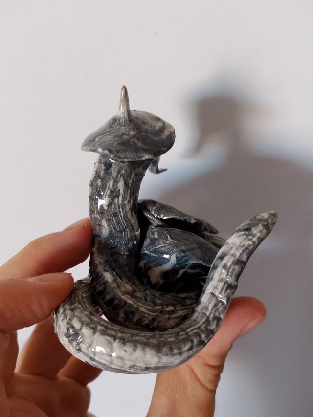 Sculture Ceramica Serpente Rosa