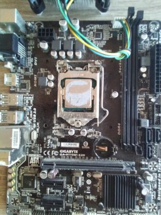 Placa base Gigabyte + CPU