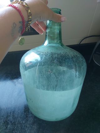 Damajuana antigua de cristal