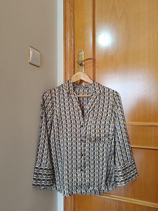 Camisa satinada estampada Zara