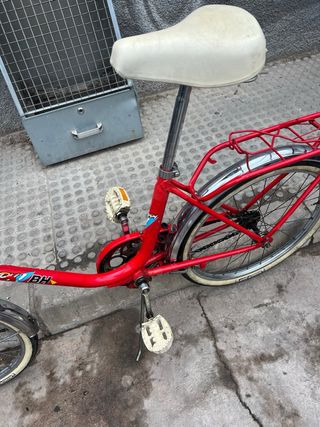 Bicicleta BH paseo vintage roja
