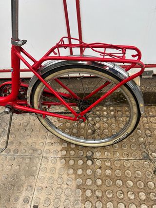 Bicicleta BH paseo vintage roja