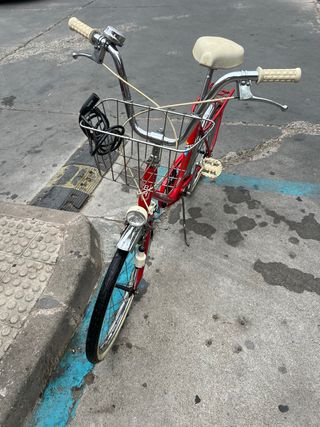 Bicicleta BH paseo vintage roja