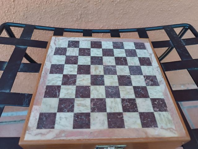 Ajedrez de piedra para viaje figuras artísticas