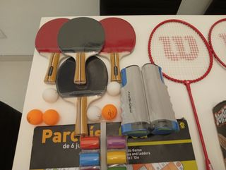 Juegos de mesa y raquetas