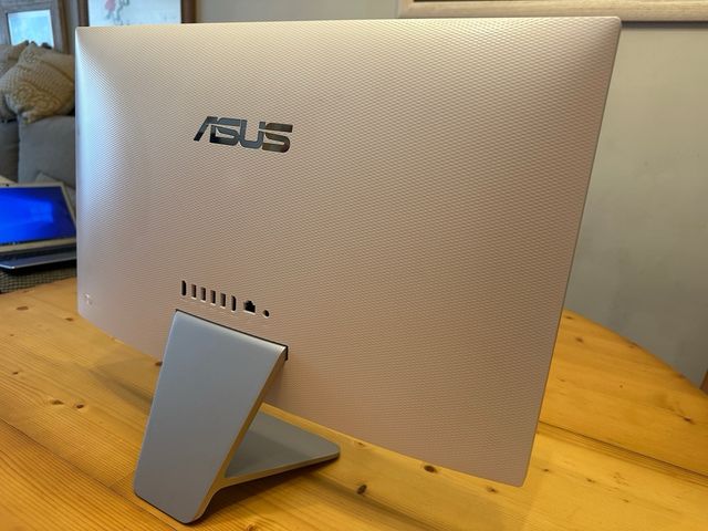 Computer Asus AIO V241E Intel Core i7-1165G7