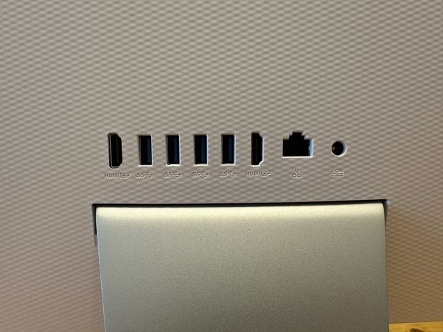 Computer Asus AIO V241E Intel Core i7-1165G7