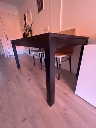 Mesa Ikea extensible negra

