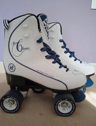 Patines Retro KF blancos y azules 