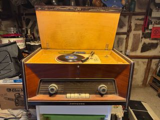 Radio antigua Philips | tocadiscos
