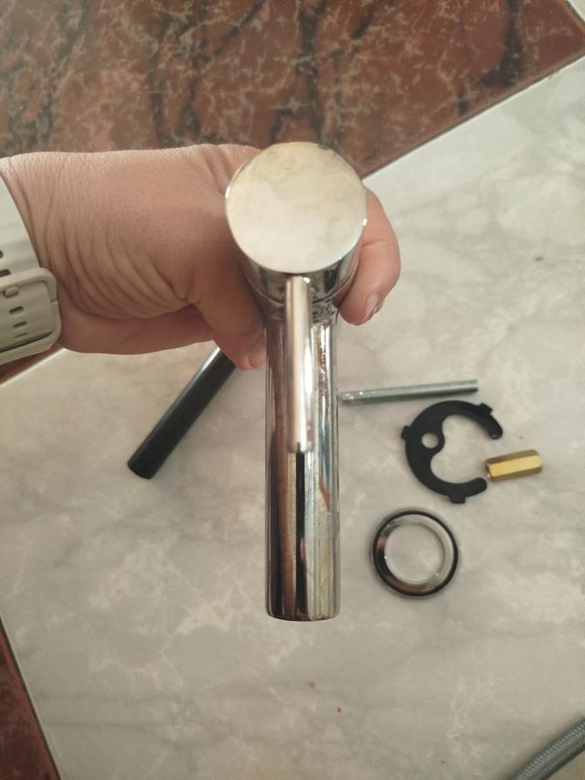 Grifo lavabo metal plateado