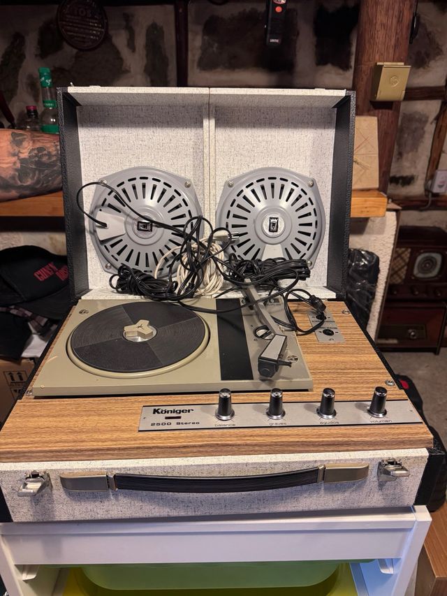 Radiograbadora Königer 2500 Estéreo