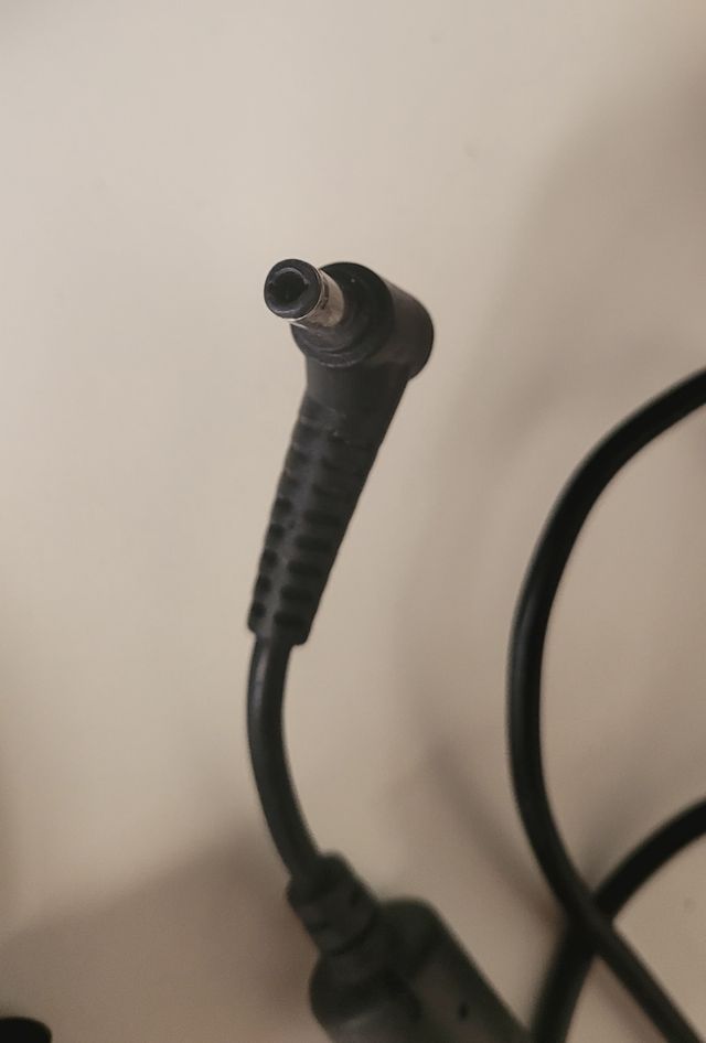 Cargador 135W ADP-135KB T