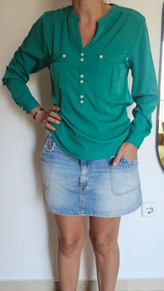 BLANCO. Blusa Verde. Talla S.

