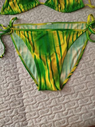 Bikini lima _ limón. Muy favorecedor