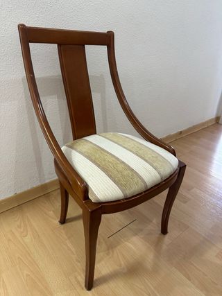 Mesa comedor + 6 sillas Madera maciza
Extensible 