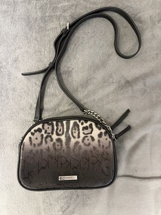 Bolso Calvin Klein estampado leopardo