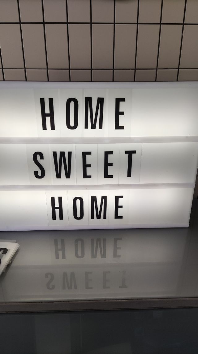 Luminoso 'Home Sweet Home'