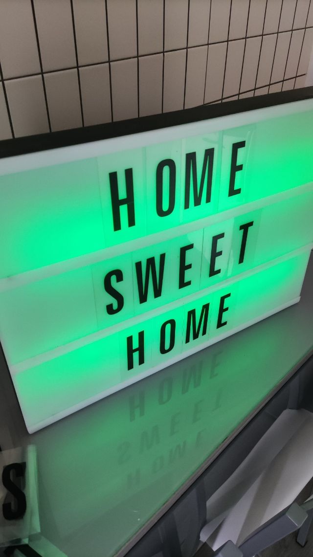 Luminoso 'Home Sweet Home'