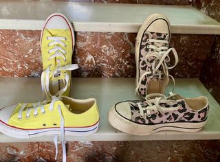 Converse usadas - amarillas y rosas