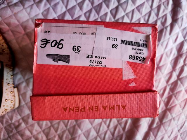 Alma en Pena - Scarpe beige e oro