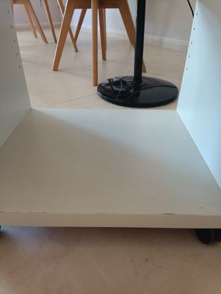 2 Muebles auxiliares blancos