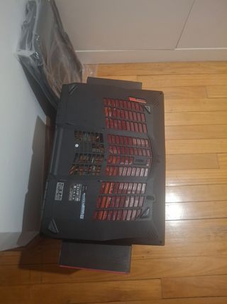 Portátil MSI GT75 Titan 85G
