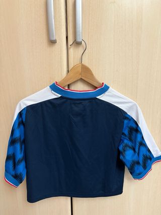 Camiseta cropped fútbol