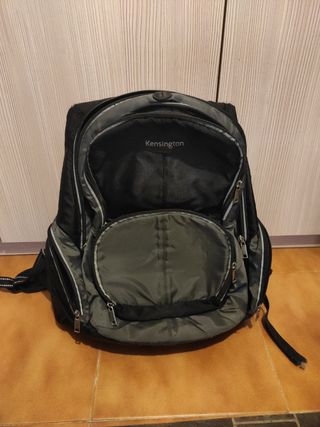 Mochila Kensington gris y negra