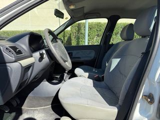 Renault Clio 1.2 gasolina 60cv 5 puertas 
