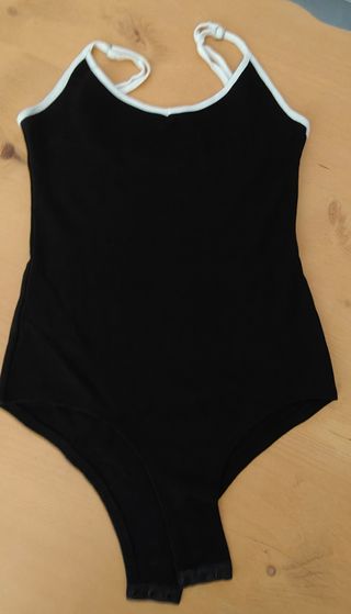 Body negro y blanco
