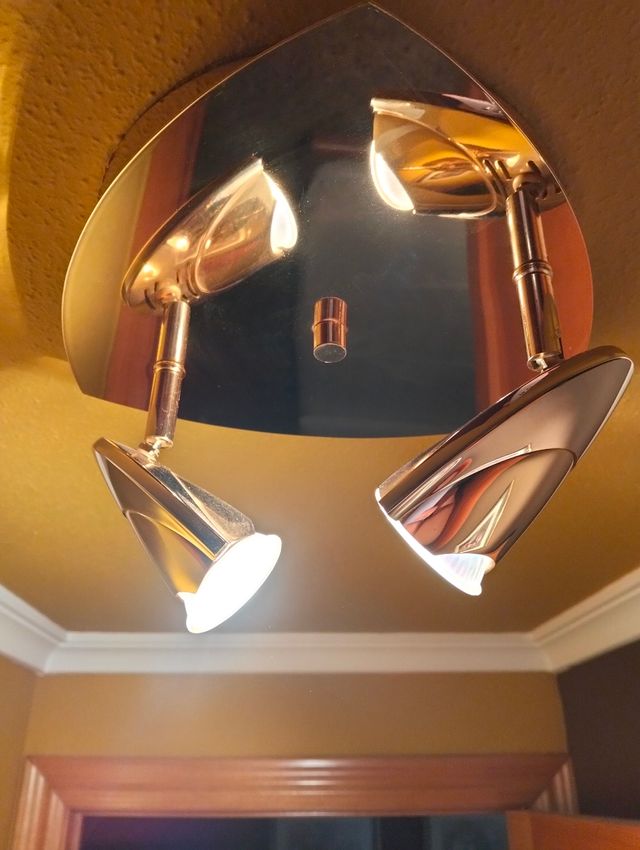 Lamparas metalicas doradas - 2