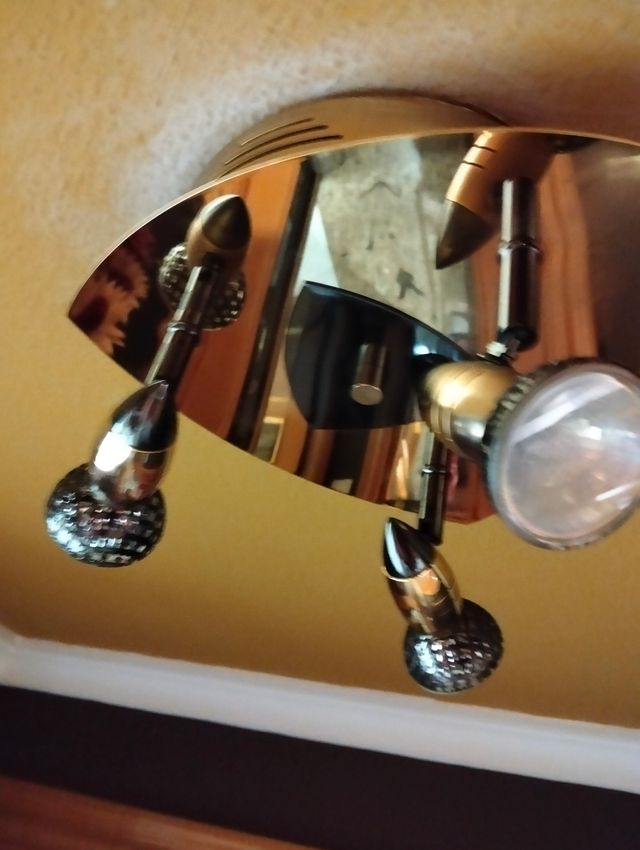 Lamparas metalicas doradas - 2