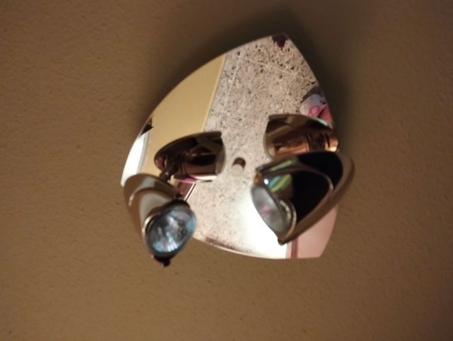 Lamparas metalicas doradas - 2