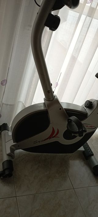 Bicicleta estática ejercicio